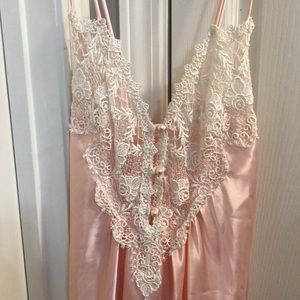 NWT gown & robe. Sz M